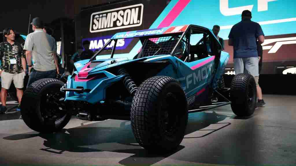 VanEperen Racing CFMOTO Z10 powers through a dirt corner beneath the headline “Has CFMOTO Put Polaris on Notice?”